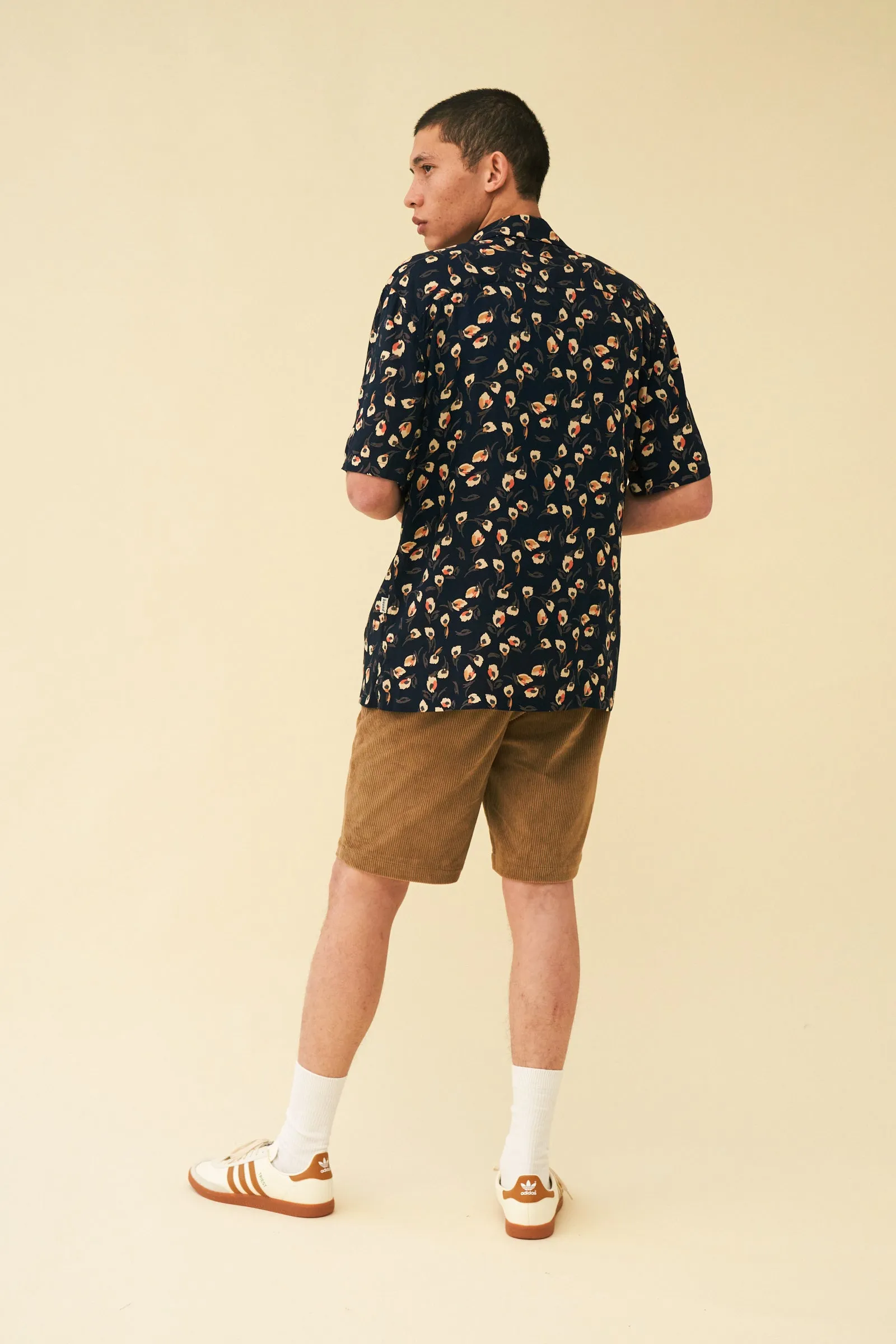 BERNARDO SS SHIRT - NAVY FLORAL