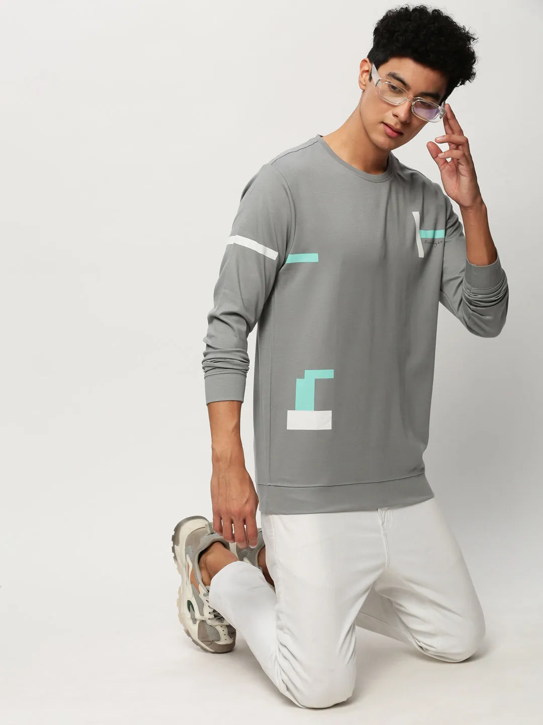 Men Grey Graphics Casual Sweatshirts