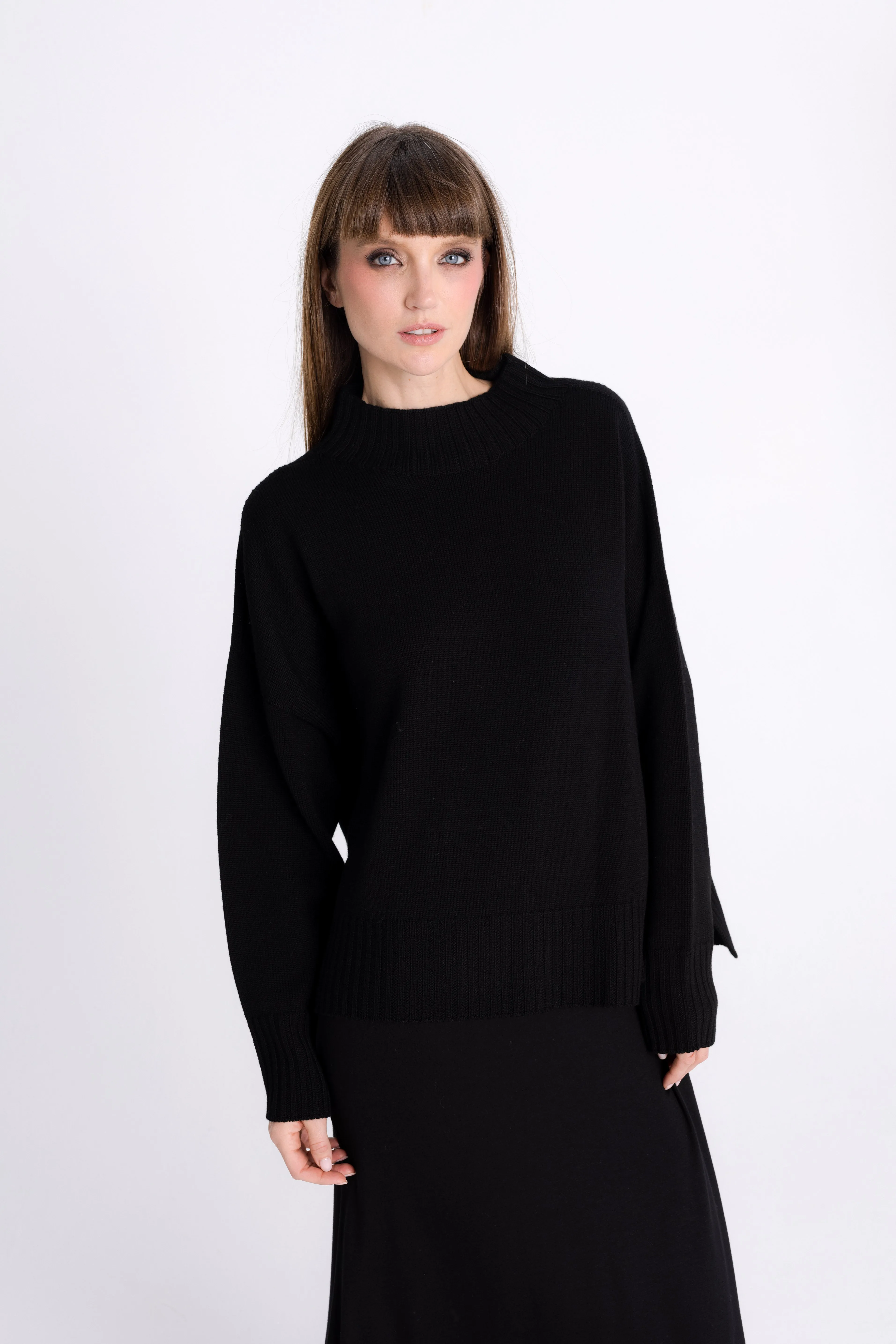 OVERSIZED BLACK WOOL SWEATER