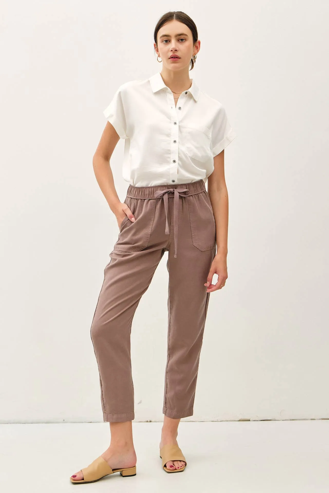 THE LARA TENCEL ANKLE PANTS | Cocoa Brown