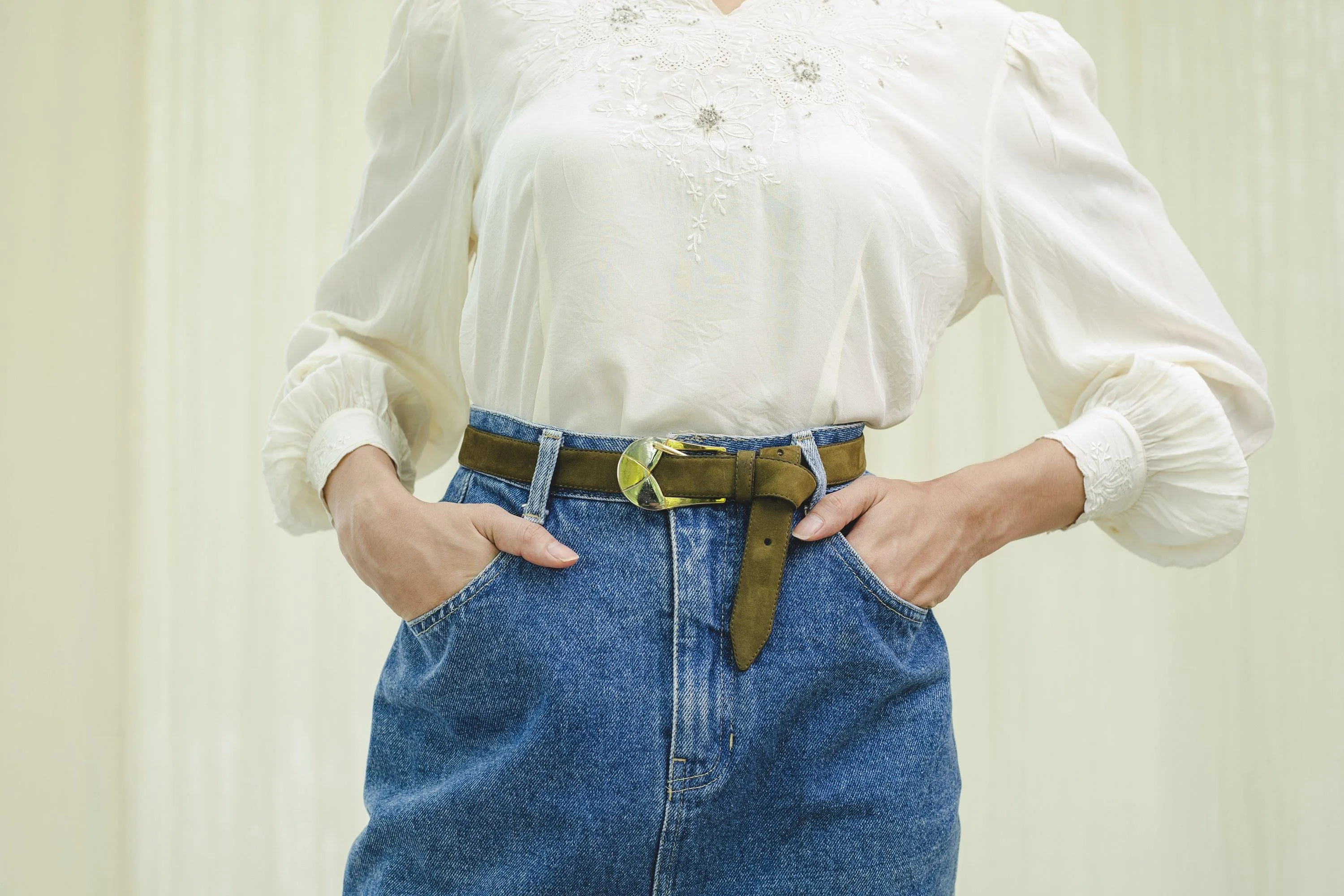 Vintage Silk Cuff Sleeved V-neckline White Blouse