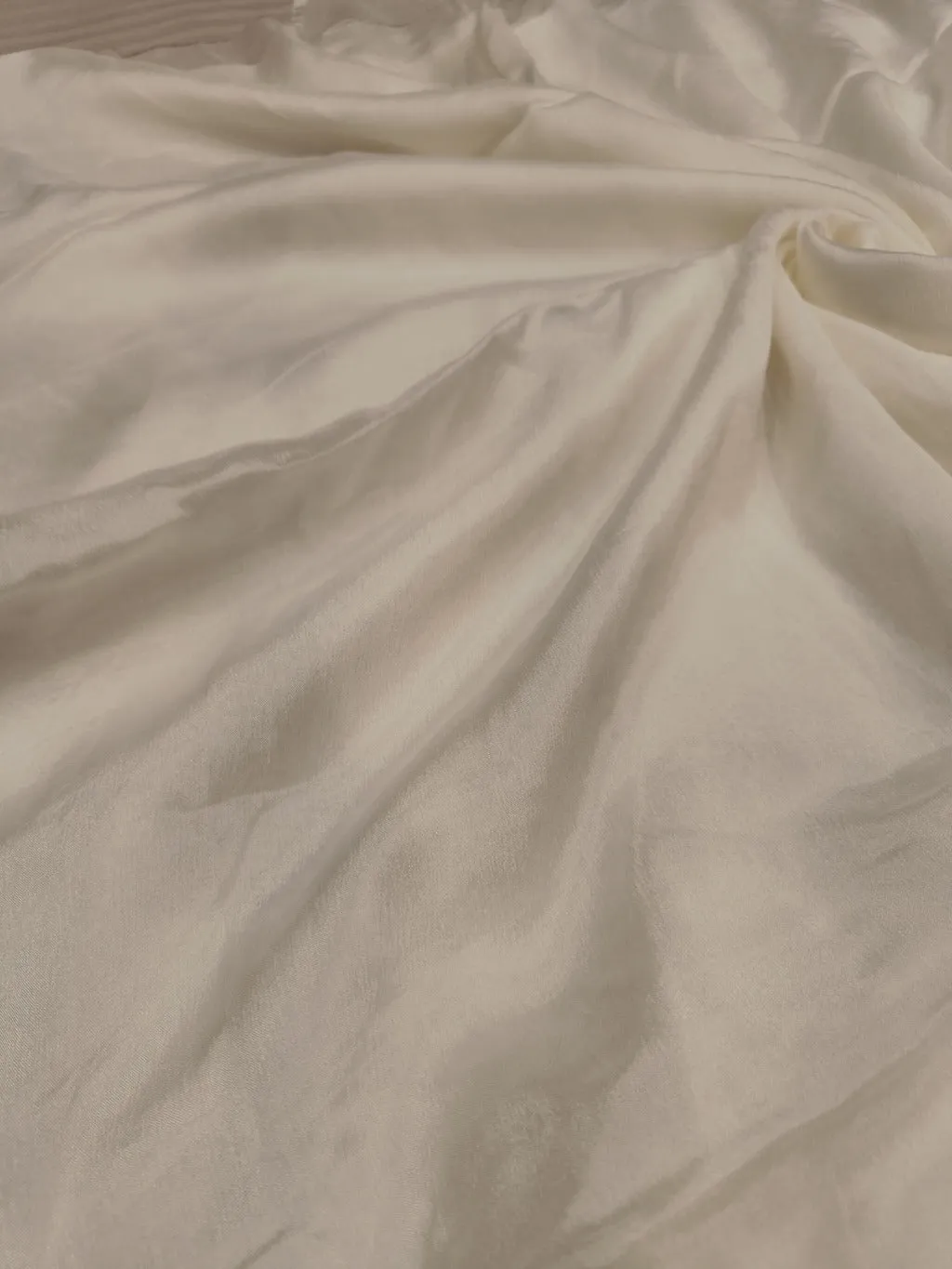 White Dyeable Chinon Fabric (Wholesale)