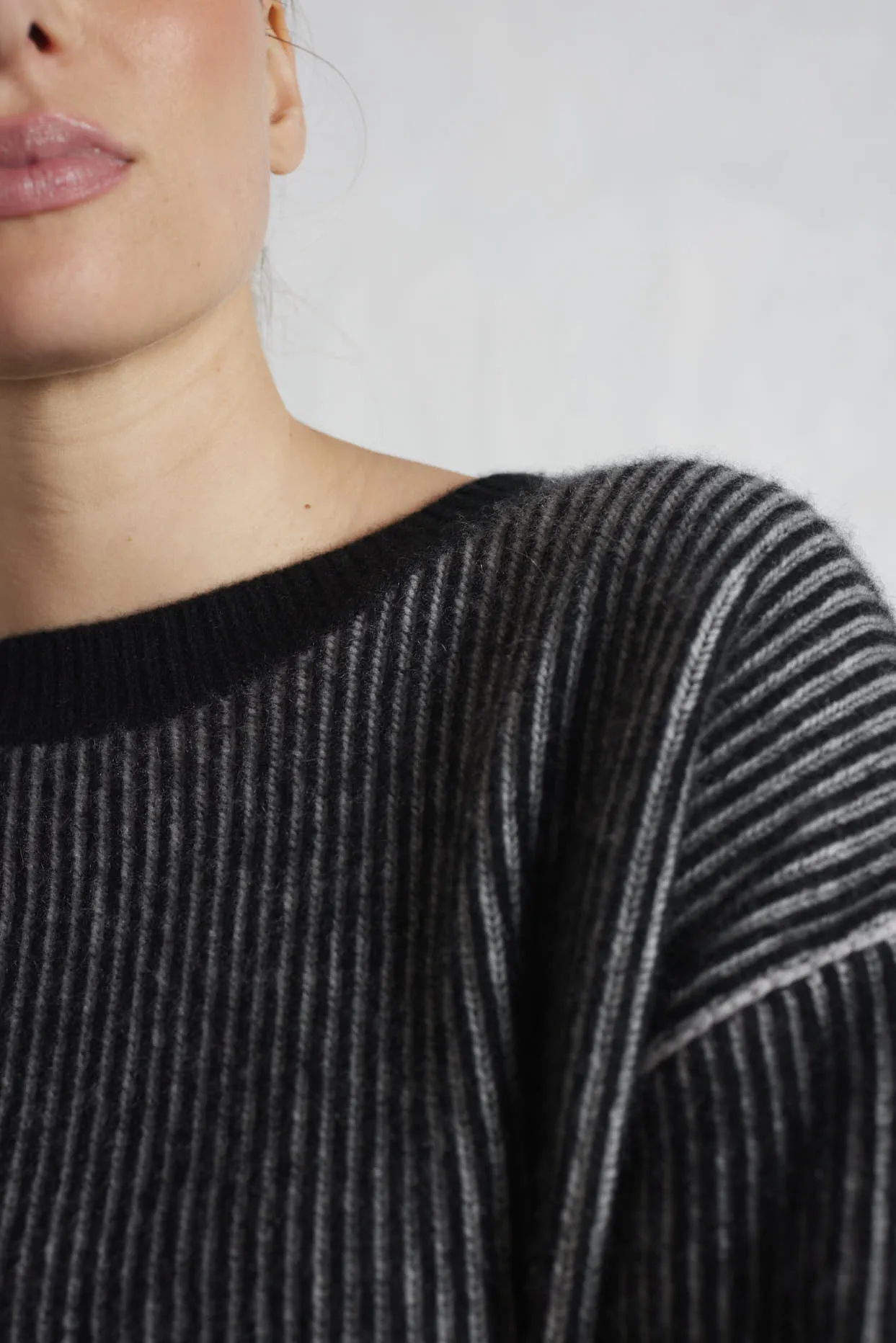 Zoe Cashmere Sweater in Black