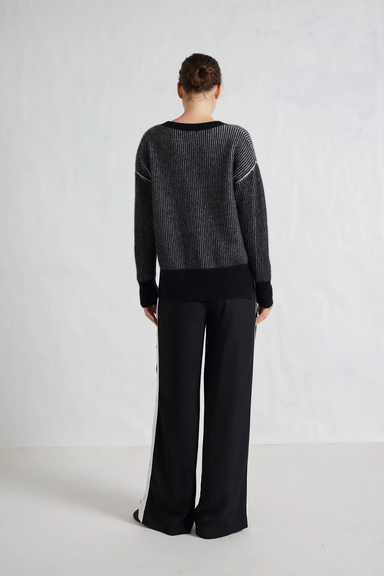 Zoe Cashmere Sweater in Black