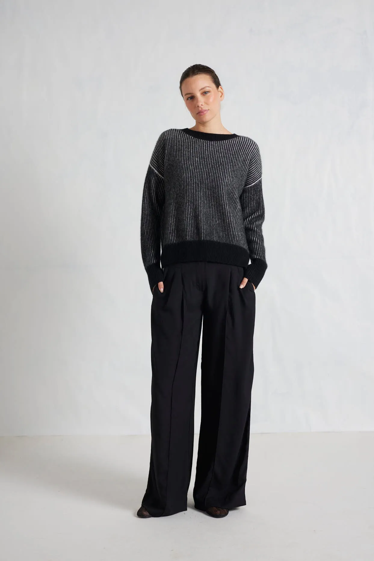 Zoe Cashmere Sweater in Black